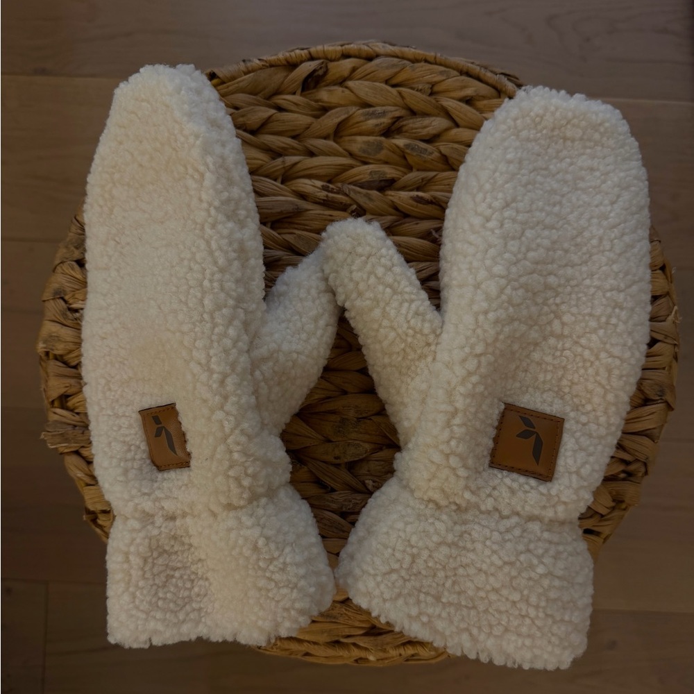 Women's Koolaburra by UGG Fluff Mittens